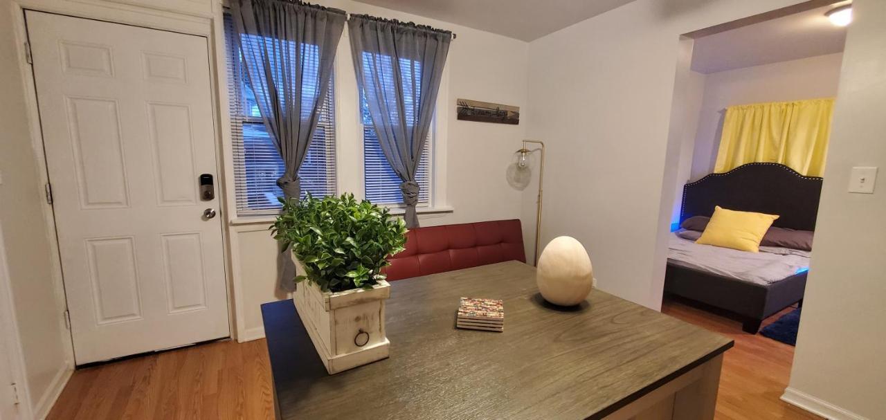 Cozy 1 Bedroom, 1 Min From Irving Park Blue Line, Free Parking Chicago Exterior foto