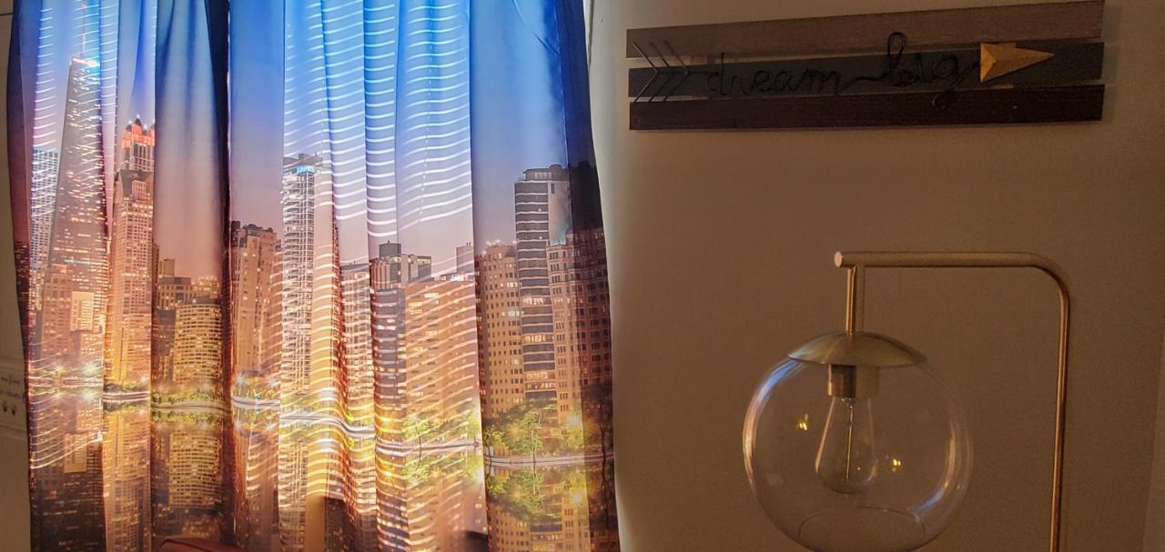 Cozy 1 Bedroom, 1 Min From Irving Park Blue Line, Free Parking Chicago Exterior foto