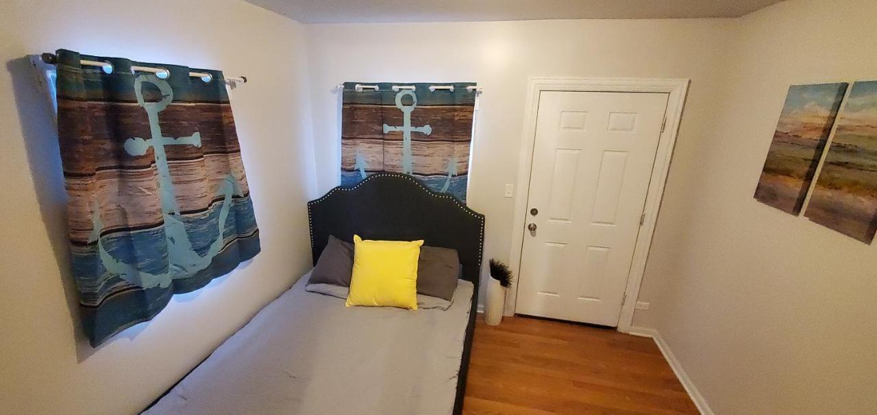 Cozy 1 Bedroom, 1 Min From Irving Park Blue Line, Free Parking Chicago Exterior foto